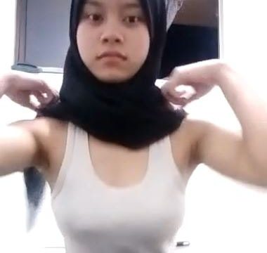 Malam Jumat Cewek Jilbab Mulus Cantik Sange